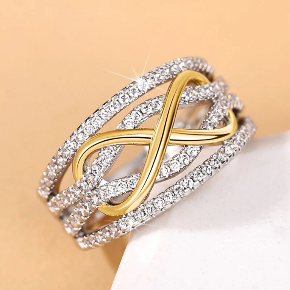 NIB Infinity loop gold tone ring silver crystals rhinestone chunky size 6